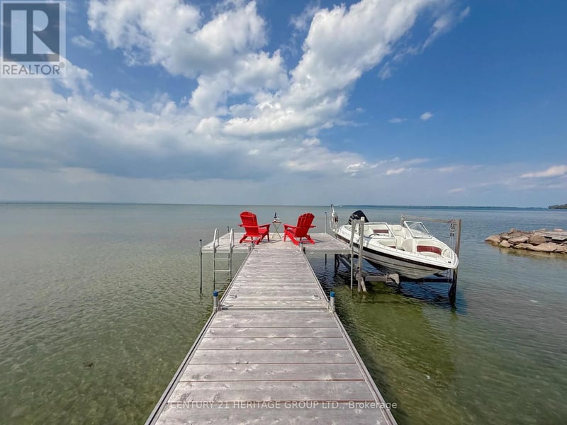 110 Hedge Road, Georgina (Sutton & Jackson's Point), Ontario, L0E1R0, Georgina (Sutton & Jackson's Point), Ontario — photo 1 of 5