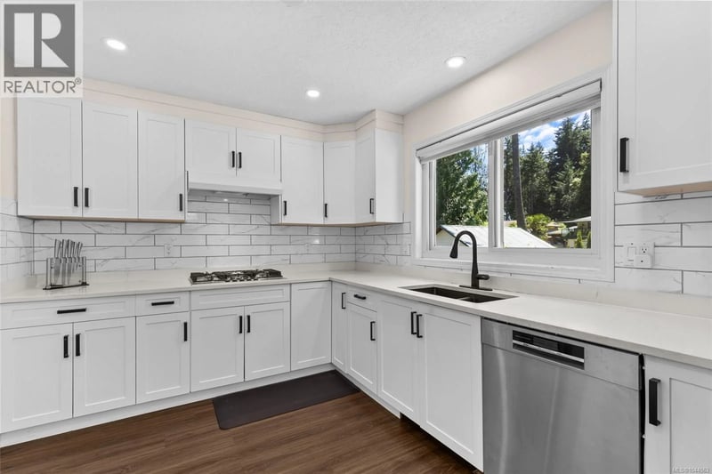 1039 Haslam Avenue, Langford, British Columbia, V9B2N3, Langford, British Columbia — photo 1 of 5