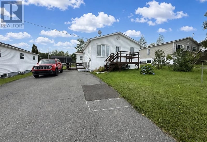 5 Brook's Avenue, Grand Falls-Windsor, Newfoundland & Labrador, A2B1E1, Grand Falls-Windsor, Newfoundland & Labrador — photo 1 of 5