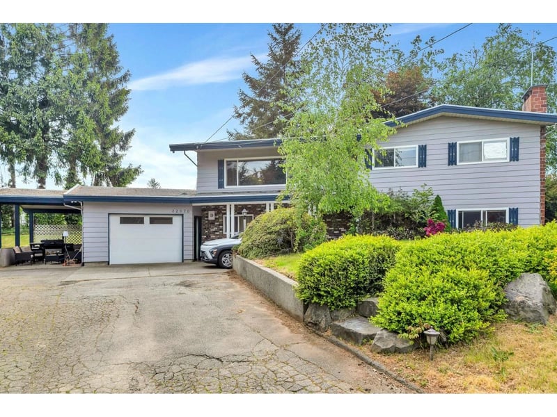 32670 AVALON Crescent, Abbotsford, British Columbia, V2T3S6, Abbotsford, British Columbia — photo 1 of 5