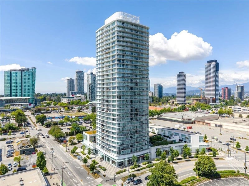 #2305 13685 102 Avenue, Surrey, British Columbia, V3T1N7, Surrey, British Columbia — photo 1 of 5