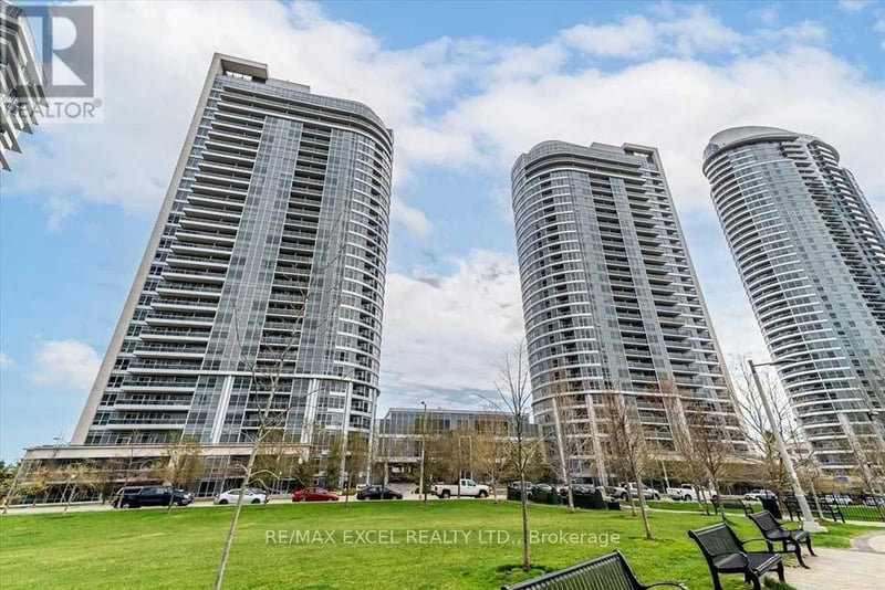 #1806 151 Village Green Square, Toronto (Agincourt South-Malvern West), Ontario, M1S0K5, Toronto (Agincourt South-Malvern West), Ontario — photo 1 of 5