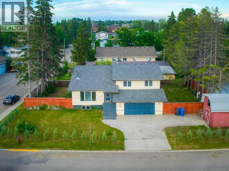 332 11 Avenue, Three Hills, Alberta, T0M2A0, Three Hills, Alberta — photo 1 of 5