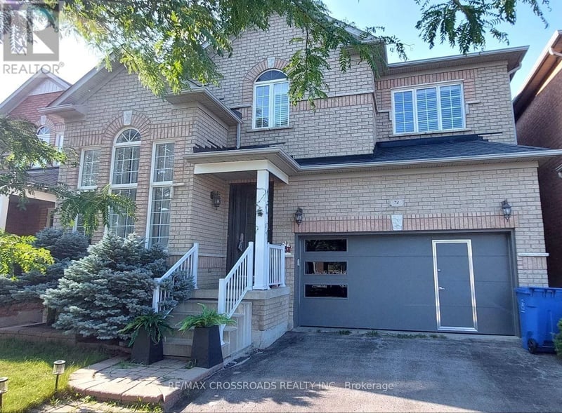 #Lower 74 Turnbridge Road, Aurora (Bayview Wellington), Ontario, L4G7S7, Aurora (Bayview Wellington), Ontario — photo 1 of 5