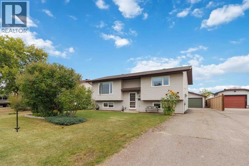 110 Becker Crescent, Fort McMurray, Alberta, T9K1M7, Fort McMurray, Alberta — photo 1 of 5