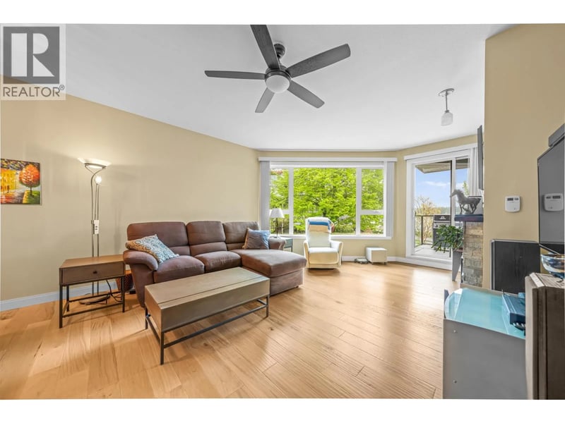 #204 1150 QUAYSIDE Drive, New Westminster, British Columbia, V3M6E1, New Westminster, British Columbia — photo 1 of 5