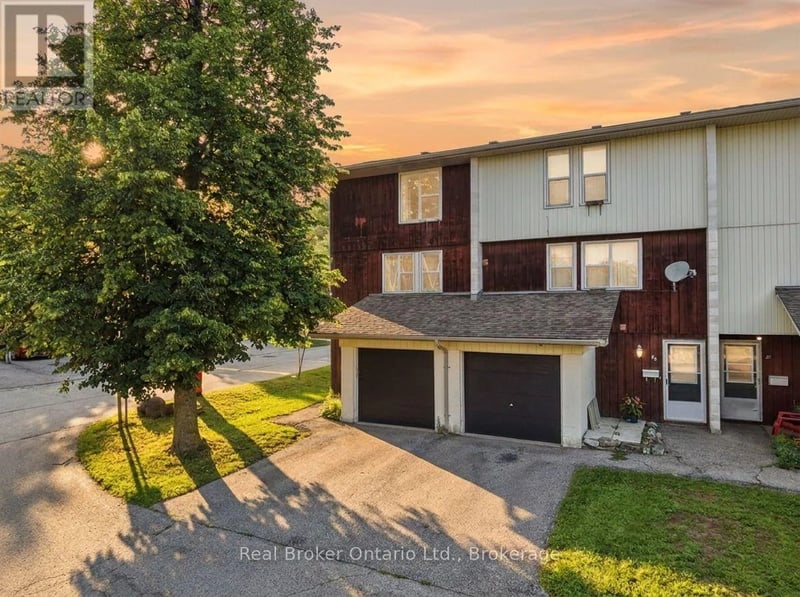 #93 135 Chalmers Street South, Cambridge, Ontario, N1R6M2, Cambridge, Ontario — photo 1 of 5