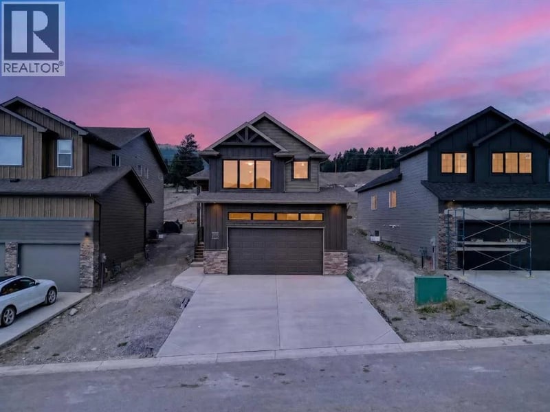 8631 25 Avenue, Coleman, Alberta, T0K0M0, Coleman, Alberta — photo 1 of 5