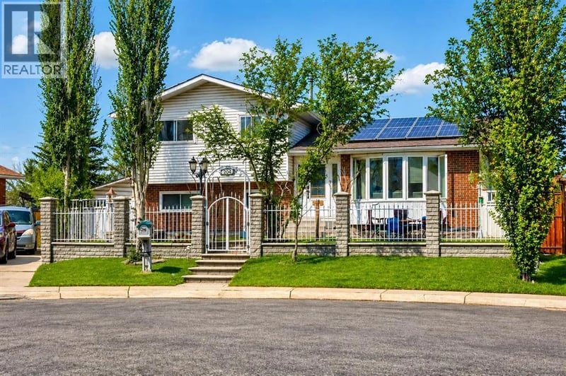 204 Whiteview Close Northeast, Calgary, Alberta, T1Y1R3, Calgary, Alberta — photo 1 of 5