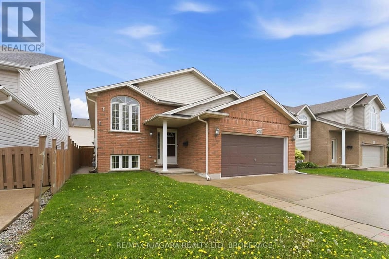 8253 Costabile Drive, Niagara Falls (Ascot), Ontario, L2H3L2, Niagara Falls (Ascot), Ontario — photo 1 of 5
