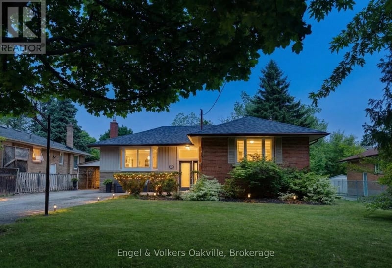 465 Fourth Line, Oakville (WO West), Ontario, L6L5A6, Oakville (WO West), Ontario — photo 1 of 5