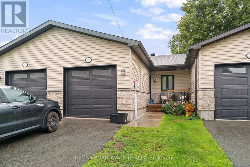 #C 32 David Street, Edwardsburgh/Cardinal, Ontario, K0E1X0, Edwardsburgh/Cardinal, Ontario — photo 1 of 5