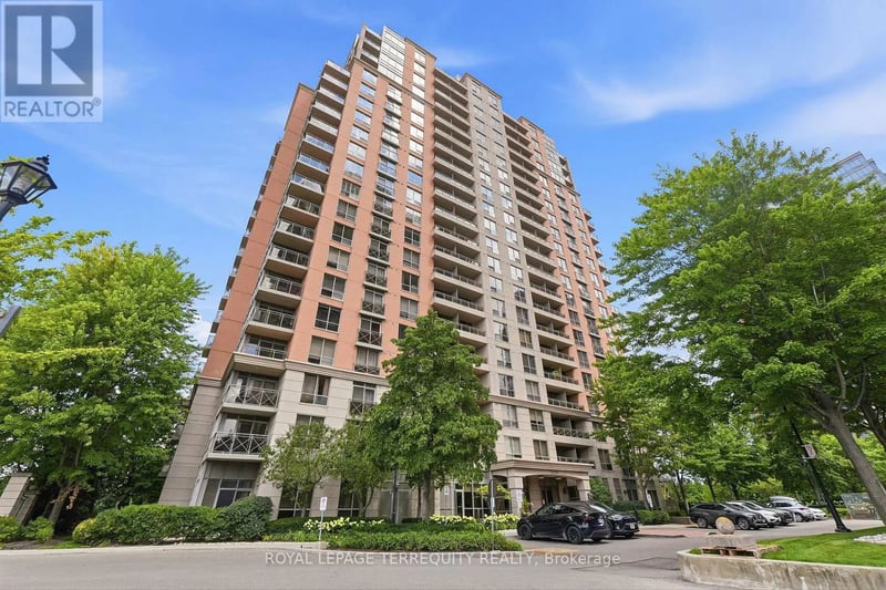 #405 5229 Dundas Street West, Toronto (Islington-City Centre West), Ontario, M9B6L9, Toronto (Islington-City Centre West), Ontario — photo 1 of 5