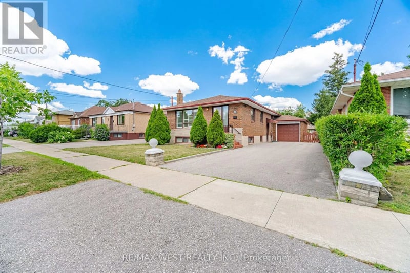 89 Wendell Avenue, Toronto (Humberlea-Pelmo Park), Ontario, M9N3K8, Toronto (Humberlea-Pelmo Park), Ontario — photo 1 of 5