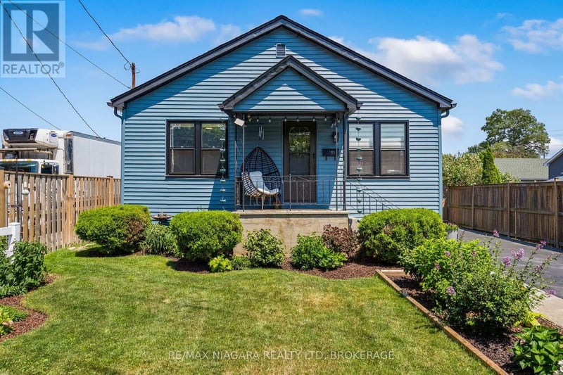741 Elm Street, Port Colborne (Main Street), Ontario, L3K4R2, Port Colborne (Main Street), Ontario — photo 1 of 5