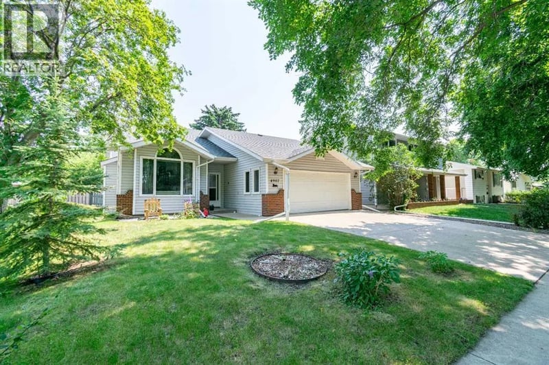 4907 53 Street, Stettler, Alberta, T4K1A9, Stettler, Alberta — photo 1 of 5