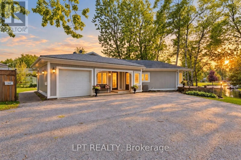 204 The Queensway South, Georgina (Keswick South), Ontario, L4P2A6, Georgina (Keswick South), Ontario — photo 1 of 5