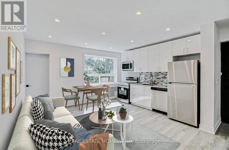 #10 419 Woodbine Avenue, Toronto (The Beaches), Ontario, M4L3P7, Toronto (The Beaches), Ontario — photo 1 of 5
