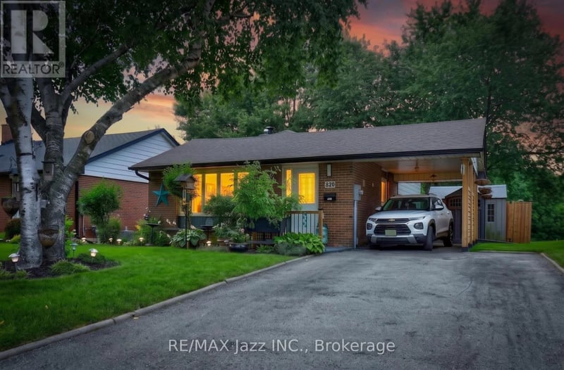 330 Waverly Street North, Oshawa (McLaughlin), Ontario, L1J5W1, Oshawa (McLaughlin), Ontario — photo 1 of 5