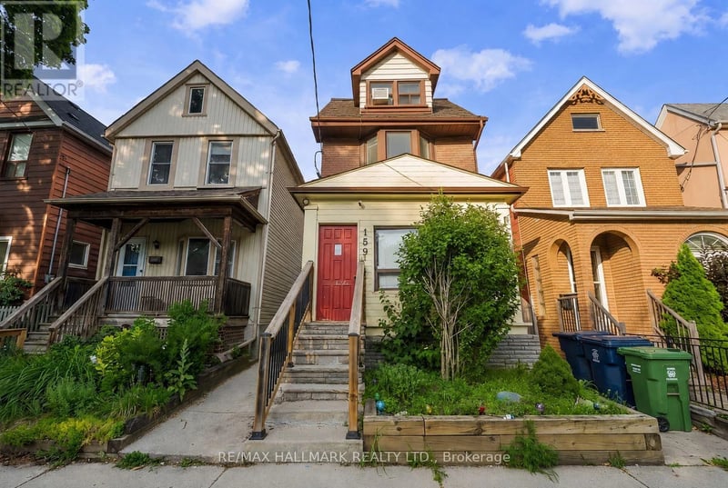159 Parkmount Road, Toronto (Greenwood-Coxwell), Ontario, M4J4V3, Toronto (Greenwood-Coxwell), Ontario — photo 1 of 5