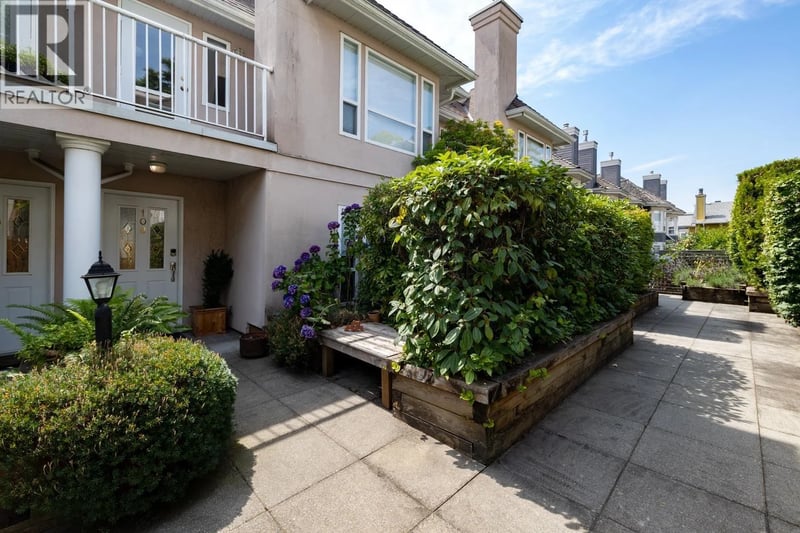#109 225 6TH Street, North Vancouver, British Columbia, V7L1P4, North Vancouver, British Columbia — photo 1 of 5