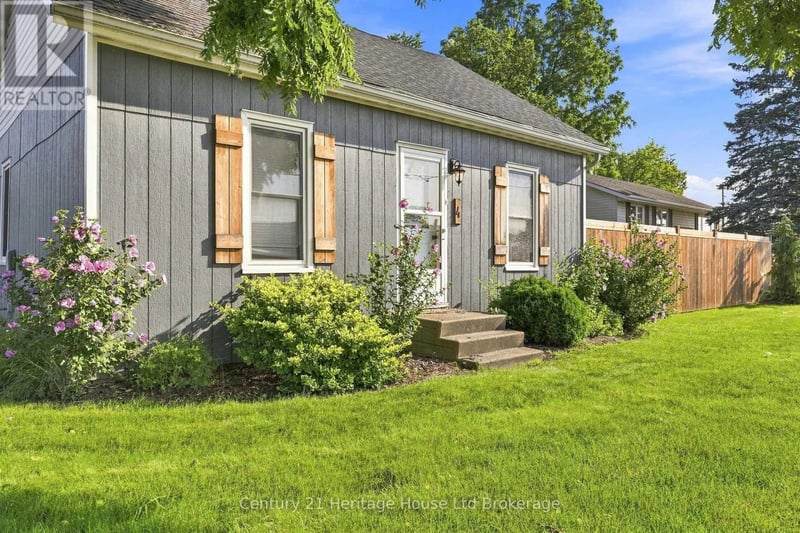 4 South Street, Norwich (Norwich Town), Ontario, N0J1P0, Norwich (Norwich Town), Ontario — photo 1 of 5