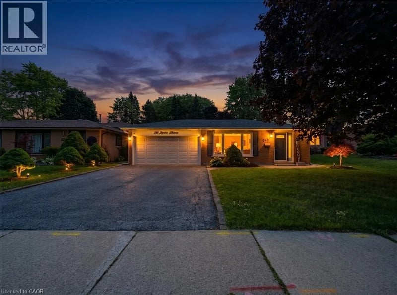 238 LAURIER Avenue, Milton, Ontario, L9T3V6, Milton, Ontario — photo 1 of 5