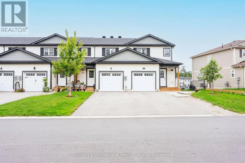 200 Daffodil Court, Gravenhurst (Muskoka (S)), Ontario, P1P0B8, Gravenhurst (Muskoka (S)), Ontario — photo 1 of 5