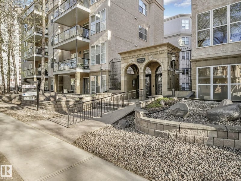 #302 11025 83 AV NW, Edmonton, Alberta, T6G2V5, Edmonton, Alberta — photo 1 of 5