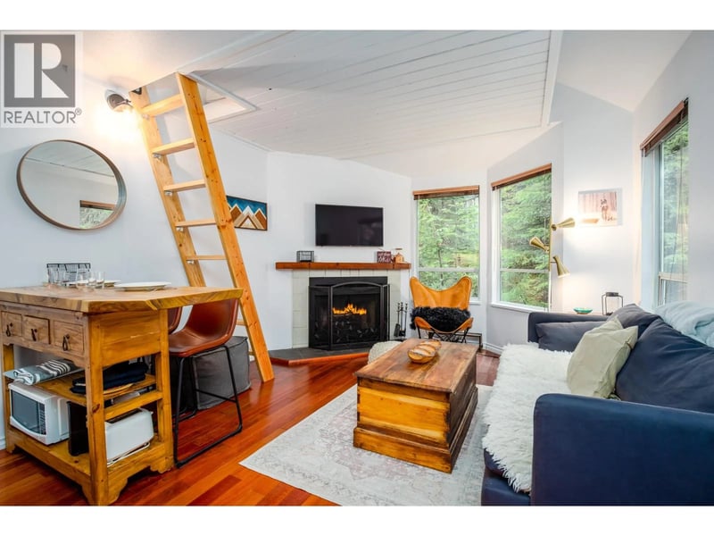 #4 2247 SAPPORO Drive, Whistler, British Columbia, V8E0B5, Whistler, British Columbia — photo 1 of 5