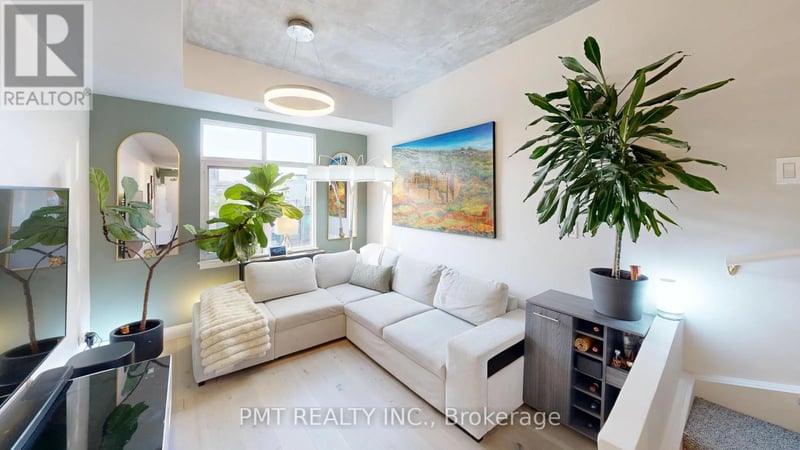 #Ph17 550 Front Street West, Toronto (Waterfront Communities), Ontario, M5V3N5, Toronto (Waterfront Communities), Ontario — photo 1 of 5