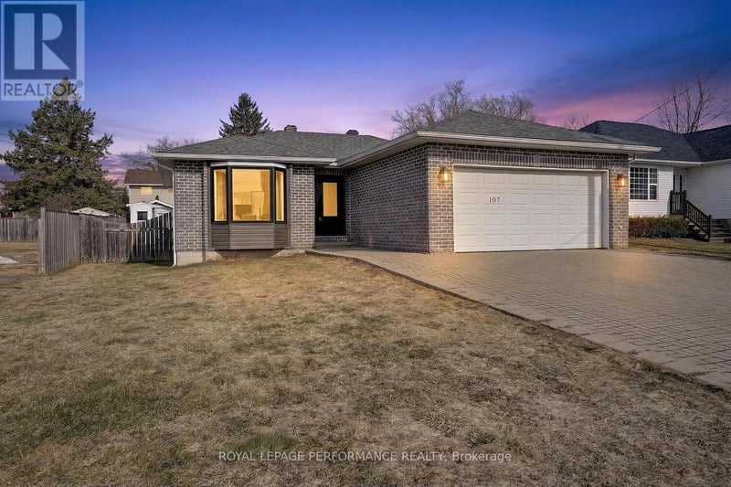 107 Lorne Street, Smiths Falls, Ontario, K7A3L1, Smiths Falls, Ontario — photo 1 of 5
