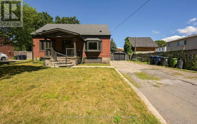 8 Yvonne Avenue North, Toronto (Downsview-Roding-CFB), Ontario, M3L1C7, Toronto (Downsview-Roding-CFB), Ontario — photo 1 of 5