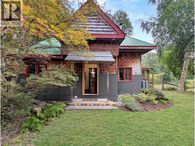 6518 Slocan River Road, Winlaw, British Columbia, V0G2J0, Winlaw, British Columbia — photo 1 of 5