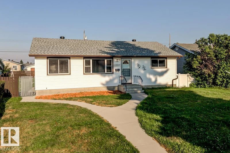 13517 136 ST NW, Edmonton, Alberta, T5L2A2, Edmonton, Alberta — photo 1 of 5