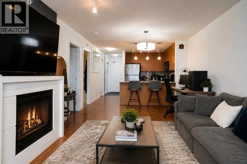 #1006 39 SIXTH Street, New Westminster, British Columbia, V3L0B3, New Westminster, British Columbia — photo 1 of 5