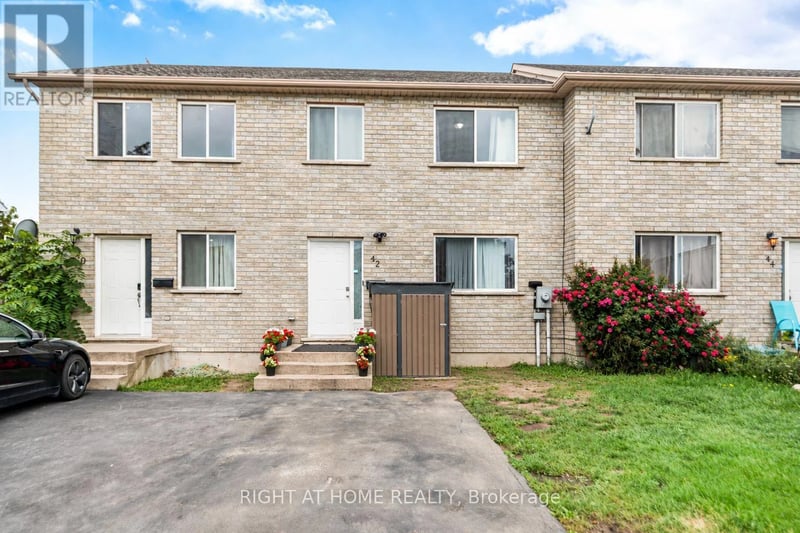 42 Saturn Road, Port Colborne (Main Street), Ontario, L3K6E1, Port Colborne (Main Street), Ontario — photo 1 of 5