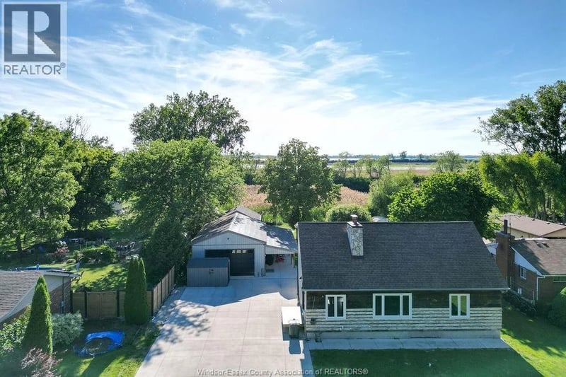 2040 FRONT Road North, Amherstburg, Ontario, N9V3R3, Amherstburg, Ontario — photo 1 of 5
