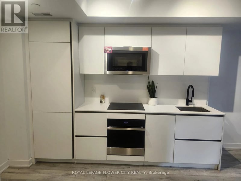 #704 327 King Street West, Toronto (Waterfront Communities), Ontario, M5V0W7, Toronto (Waterfront Communities), Ontario — photo 1 of 5