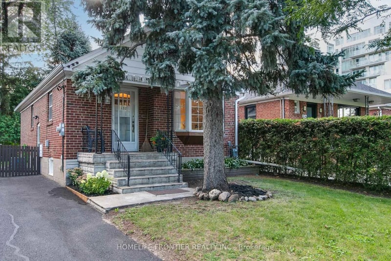 132 Wesley Street, Toronto (Stonegate-Queensway), Ontario, M8Y2X1, Toronto (Stonegate-Queensway), Ontario — photo 1 of 5