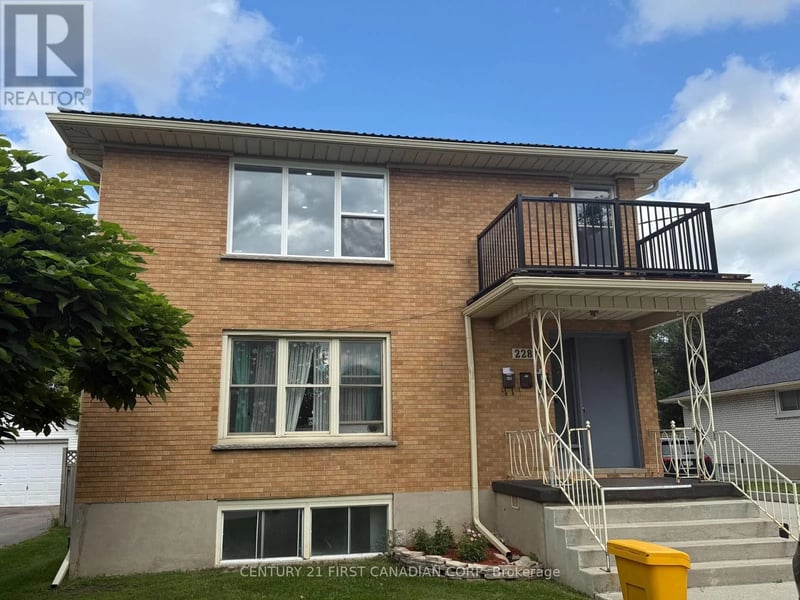 #1 228 Burnside Drive, London East (East I), Ontario, N5V1B9, London East (East I), Ontario — photo 1 of 5