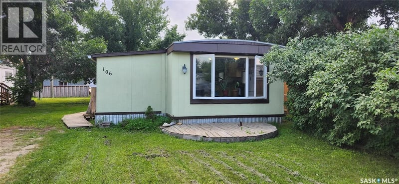 106 Larch STREET, Caronport, Saskatchewan, S0H0S0, Caronport, Saskatchewan — photo 1 of 5
