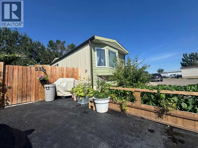 2715 Westside Drive West, Lethbridge, Alberta, T1J4M9, Lethbridge, Alberta — photo 1 of 5