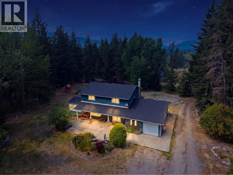 4425 Chase-Falkland Road, Falkland, British Columbia, V0E1W0, Falkland, British Columbia — photo 1 of 5