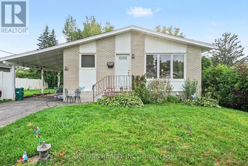 816 Willow Avenue, Ottawa, Ontario, K1E1C7, Ottawa, Ontario — photo 1 of 5