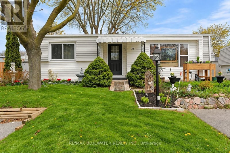 35 Pebble Beach Parkway, South Huron (Stephen), Ontario, N0M1T0, South Huron (Stephen), Ontario — photo 1 of 5