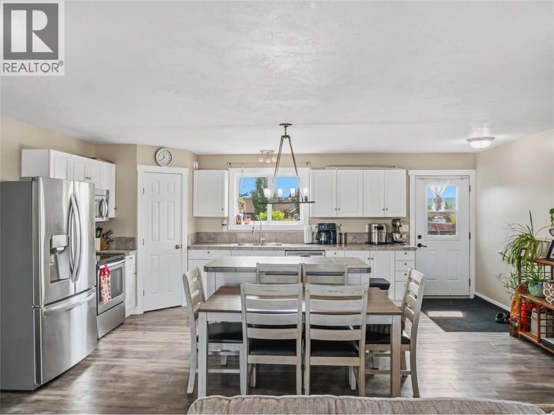 4609 Railway Avenue, Pouce Coupe, British Columbia, V0C2C0, Pouce Coupe, British Columbia — photo 1 of 5