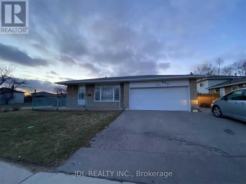 #lower 857 Westlock Road, Mississauga (Erindale), Ontario, L5C1K7, Mississauga (Erindale), Ontario — photo 1 of 5