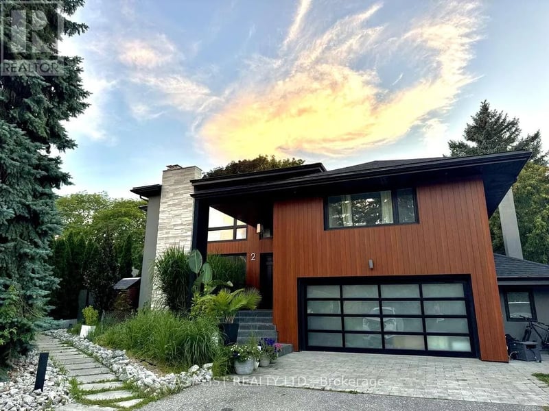 2 Princess Anne Crescent, Toronto (Princess-Rosethorn), Ontario, M9A2N8, Toronto (Princess-Rosethorn), Ontario — photo 1 of 5