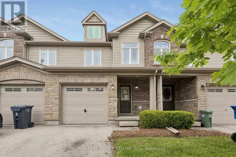 #30 30 Oldfield Drive, Guelph (Pineridge/Westminster Woods), Ontario, N1L0K7, Guelph (Pineridge/Westminster Woods), Ontario — photo 1 of 5